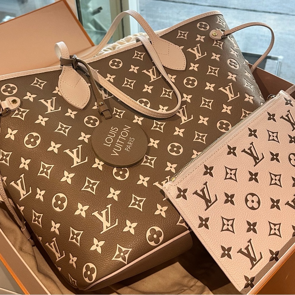 Louis Vuitton Monogram Neverfull MM Spring Kaki BeigeCream